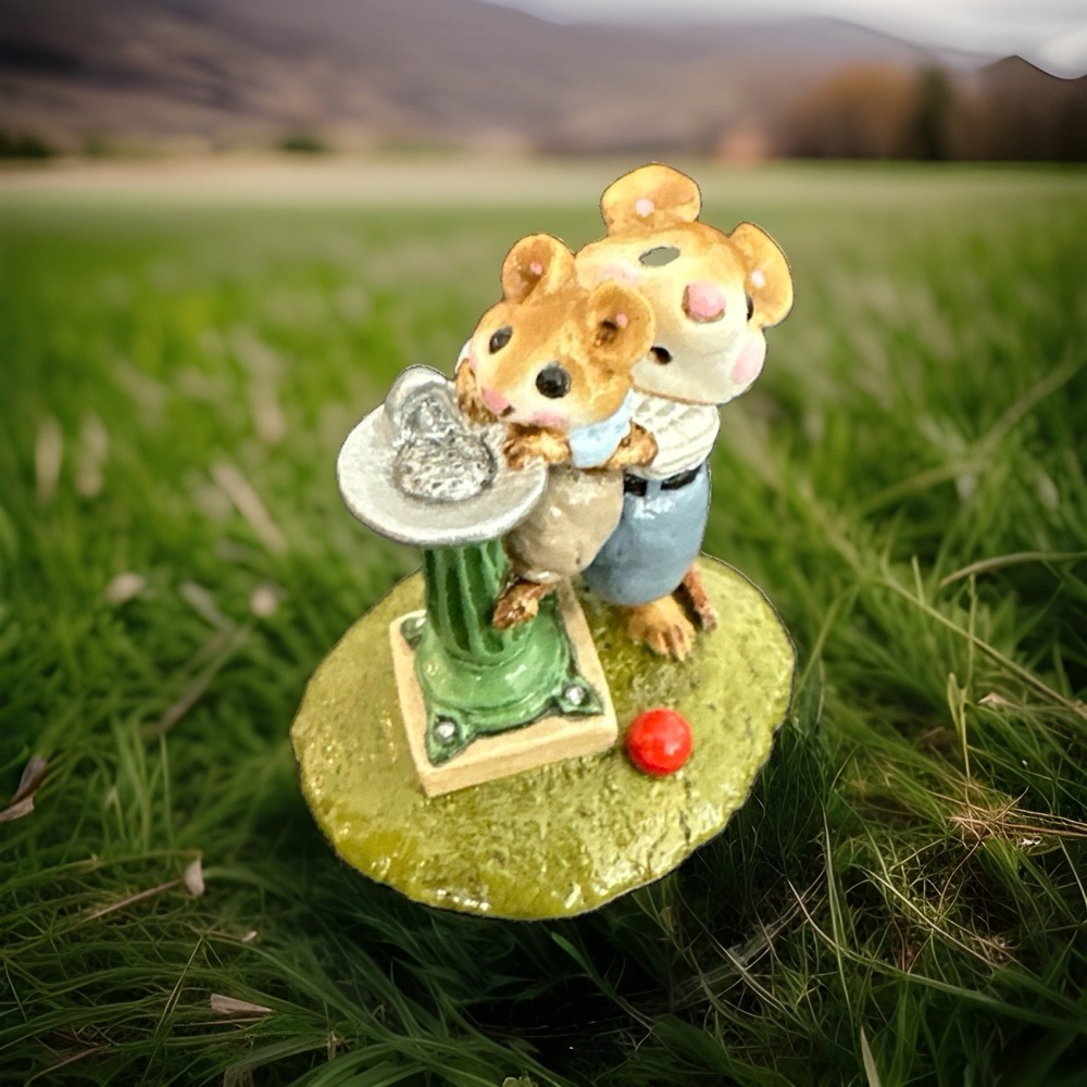 Wee Forest Folk M-181 "Little Squirt" – William Petersen
